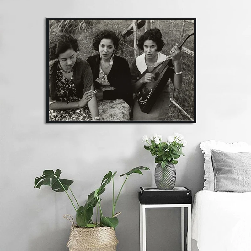 Три сестри-фермер Времето на Втората световна война от 1940-те, Променени щампи, Стара фотоискусственный плакат, Жени, пеенето, е Черно-Бяла Картина, Платно, Боядисване, Декорация